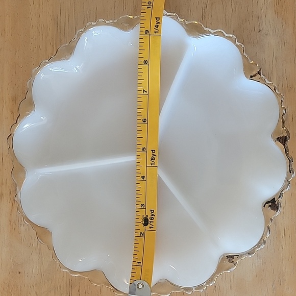 Vintage Anchor Hocking Fire King White Milk Glass Gold Trim Divided Relish Dish. - Picture 6 of 6